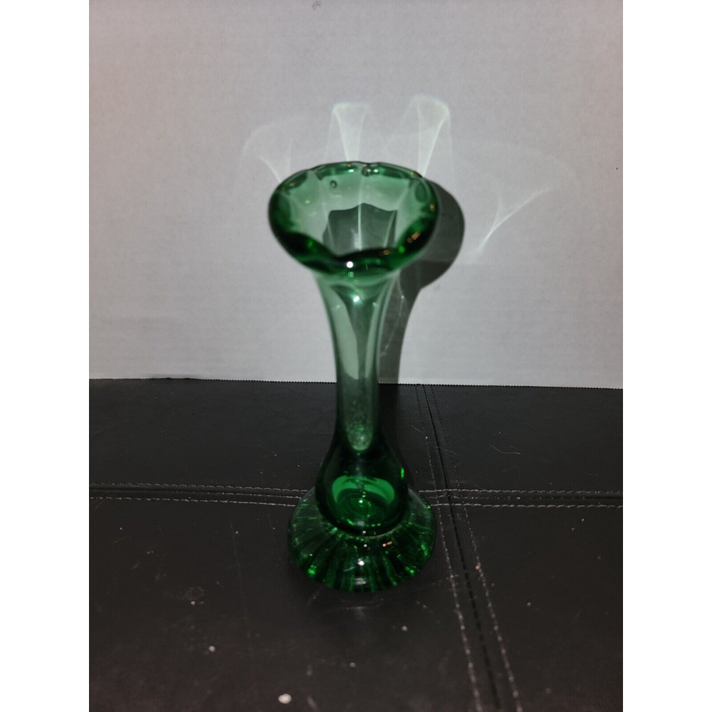 Vtg‎ Hand Blown Swung Green Glass Bud Vase Asymmetrical Ruffled Top 6.25 " Tall